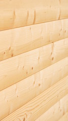 Holzwand aus Massivholz