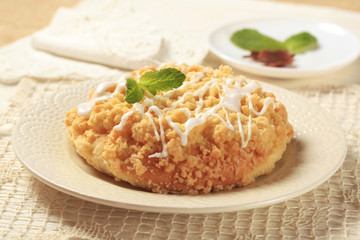 Crumb topped breakfast pastry