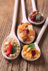 Breakfast cereals and dried fruit