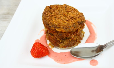 petit gâteau croquant aux noix, noisettes