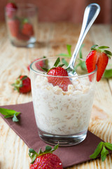 Milk oatmeal with berries