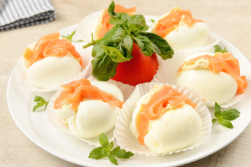 Piatto di salmone e mozzarella