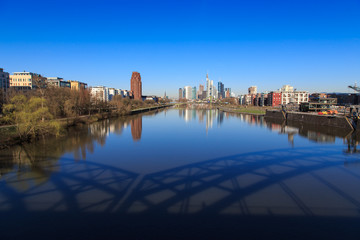 Fototapeta premium Frankfurt am Main (Blick vom Deutschherrnbrücke, 2013)