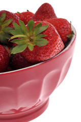 Gros plan sur un bol de fraises