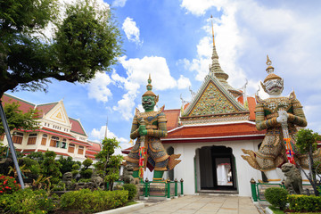 Fototapeta premium Wat Arun Taken with Daylight and nature light
