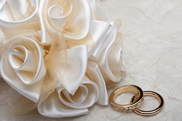 wedding favors and ring