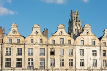 Fototapeta na wymiar Budynków w Arras Grande Place
