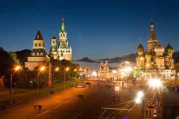 Fototapeta na wymiar Plac Czerwony i Katedra św nocą
