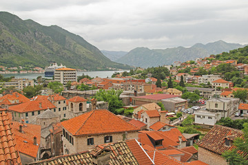 Fototapeta na wymiar tiled roofs of the buildings in Kotor