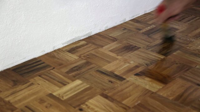 Shiny as a varnished parquet