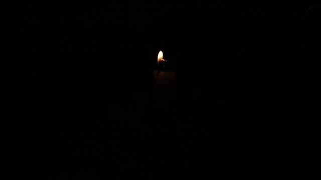 Kerzen anzuenden Mitte zuerst