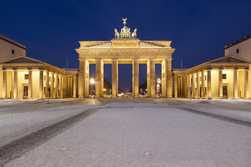 Obraz premium Brama Brandenburska zimą