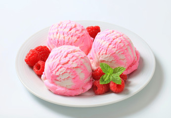 Raspberry ice cream