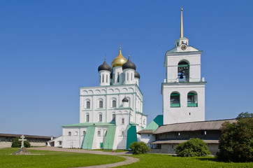 Fototapeta na wymiar Orthodox cathedral