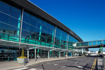 Fototapeta premium Terminal 2, lotnisko w Dublinie, Irlandia, otwarty w listopadzie 2010 roku