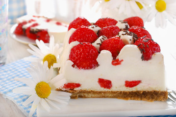 strawberry cake with whipped cream