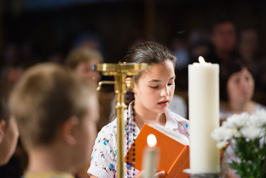 reads the prayer