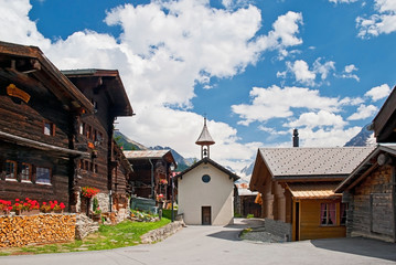 Traditionelles Bergdorf Weissenried im Lötschental