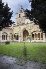 Fototapeta na wymiar Cathedral and cloister of Our Lady of the Assumption in Santande