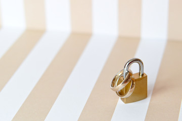 Fototapeta premium Locked wedding rings