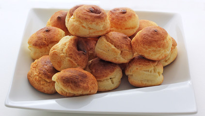 Assiette de gougères