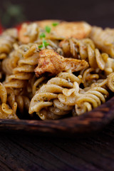Fusilli pasta pesto