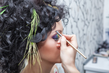 Obraz premium model preparation to shooting in style bodyart