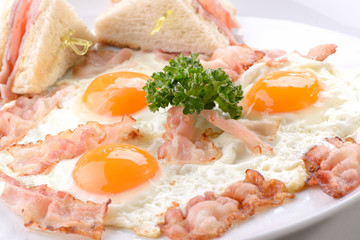 traditional breakfast of scrambled eggs