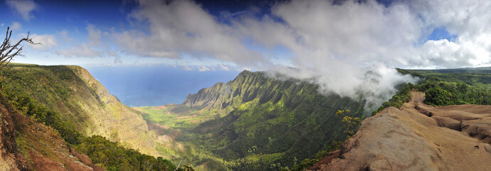 Stunning view of the Napali cost in Hawaii