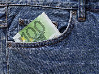 Geld,  Euroscheine in Jeanstasche