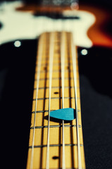 bass guitar mediator
