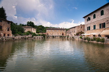 Fototapeta na wymiar Old thermal baths in the medieval village Bagno Vignoni