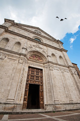 Fototapeta na wymiar Kościół w miejscowości Montepulciano. Toskania, Włochy.