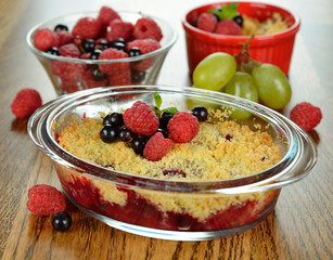 berry crumble