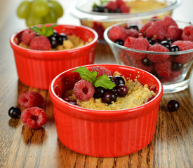 berry crumble