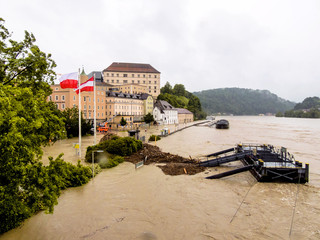 Fototapeta na wymiar Powód¼, 2013, Linz, Austria