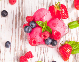 Ice Cream , sundae on wood