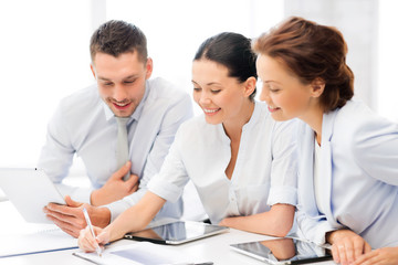 Fototapeta premium business team working with tablet pcs