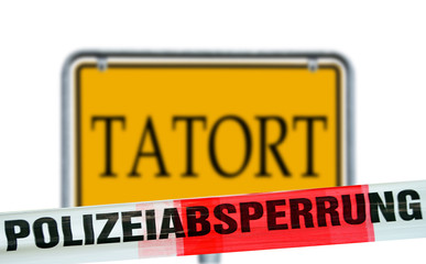 Polizeiabsperrung und Schild - Tatort