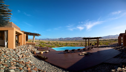 Beautiful swinging pool and mountains