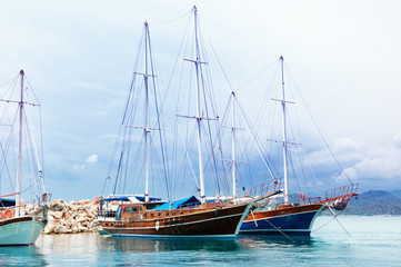 Fototapeta na wymiar sailing ships in the sea bay