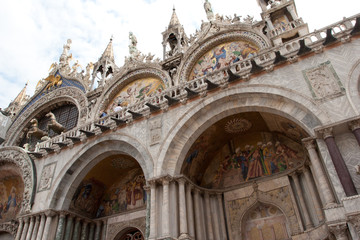 Fototapeta na wymiar Doge's Palace and St. Mark's Basilica