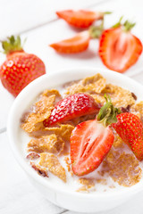 Healthy breakfast with strawberry