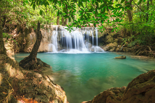 Beautiful Waterfall © SIRIPONG JITCHUM