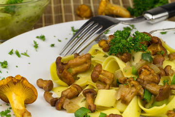 frische Pasta mit Pfifferlingen