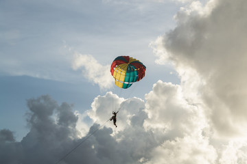 Fototapeta na wymiar parachuting