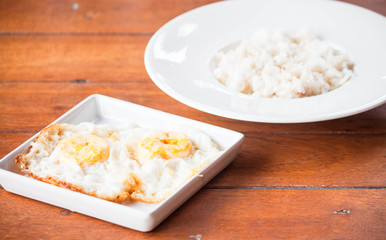 Easy meal with rice and double star eggs