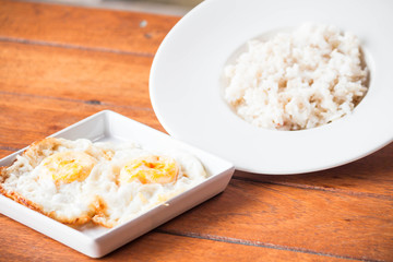 Fast cooking with rice and double star eggs