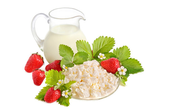 Strawberries, milk and cottage cheese