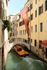 Fototapeta na wymiar Łód¼ kanał w Venedig